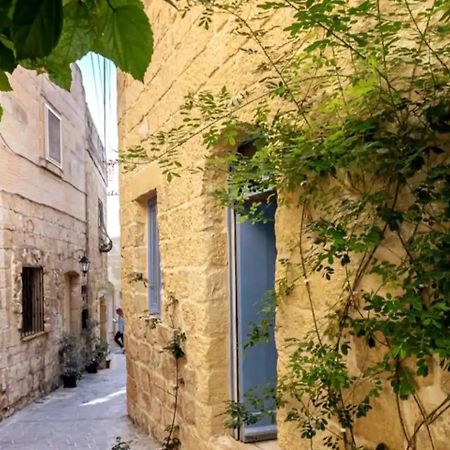 Historic Hideaways - 900 Year Old Converted Studios Вікторія Екстер'єр фото