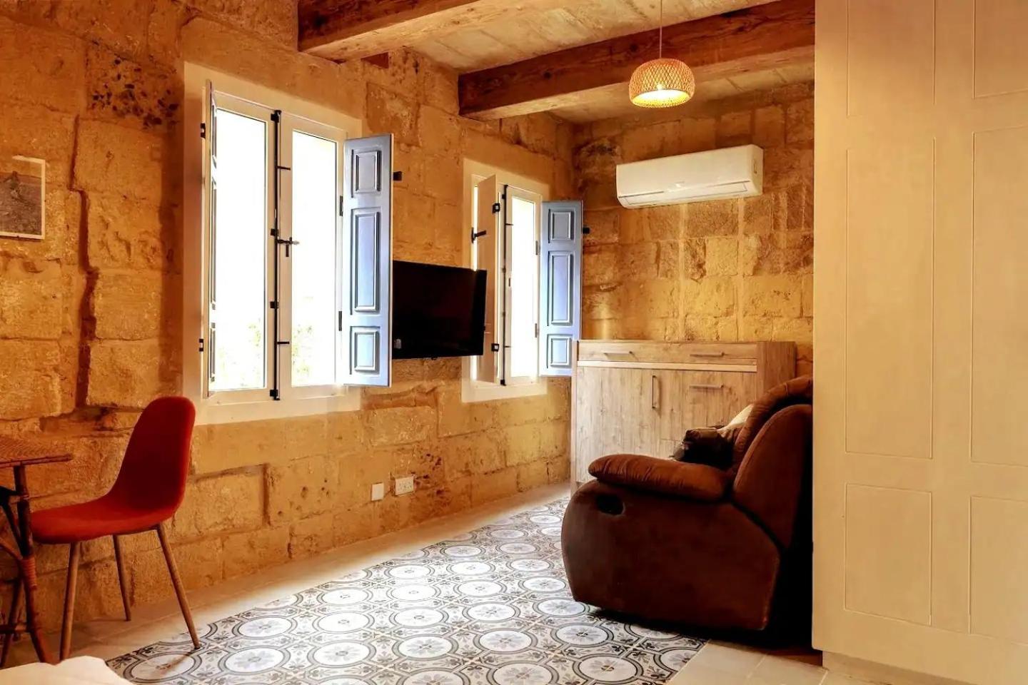 Historic Hideaways - 900 Year Old Converted Studios Вікторія Екстер'єр фото