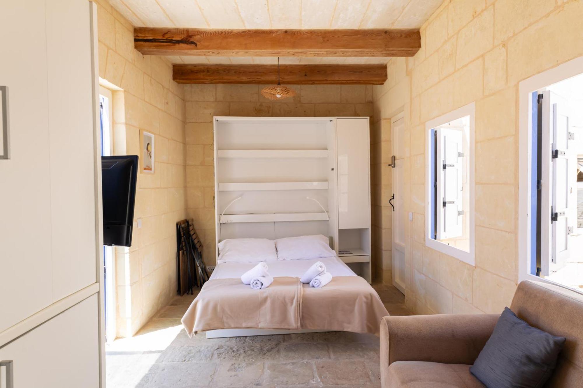 Historic Hideaways - 900 Year Old Converted Studios Вікторія Екстер'єр фото